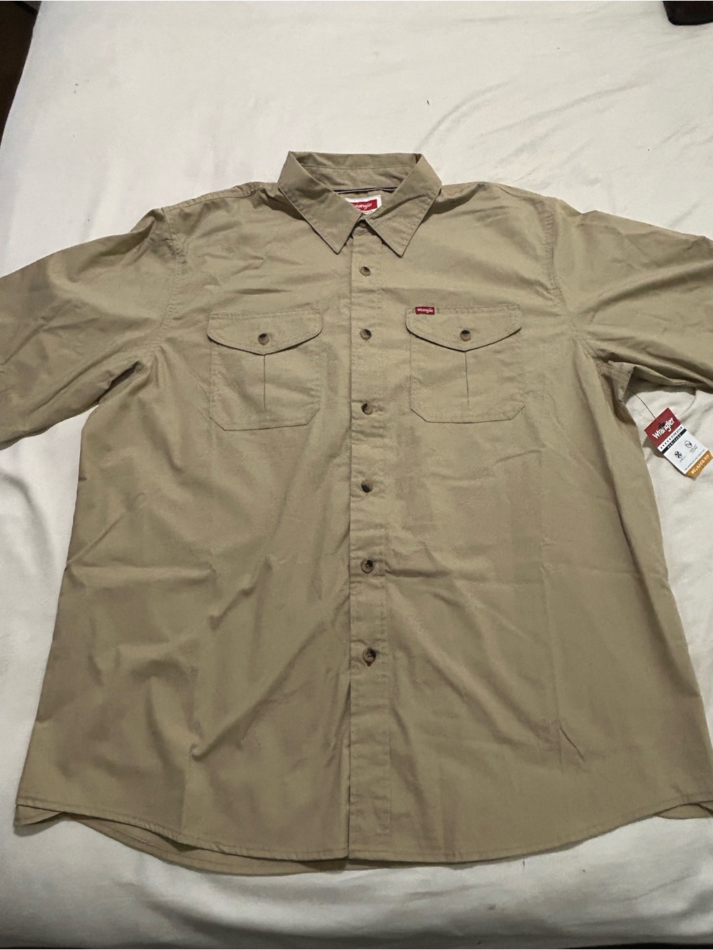 NWT Wrangler Men's Button-Down Work Shirt in Khaki size XL